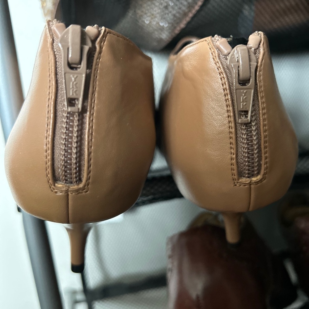 Stella McCartney Tan Pointed Low Kitten Heel Ankle Booties Size: 39 (8.5) - Picture 7 of 10